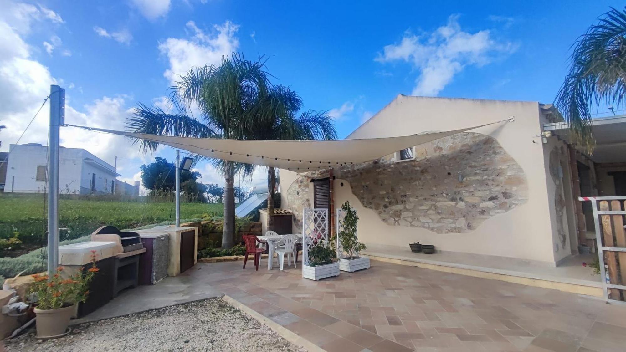 Casale Sammartano Apartments Ummari Εξωτερικό φωτογραφία